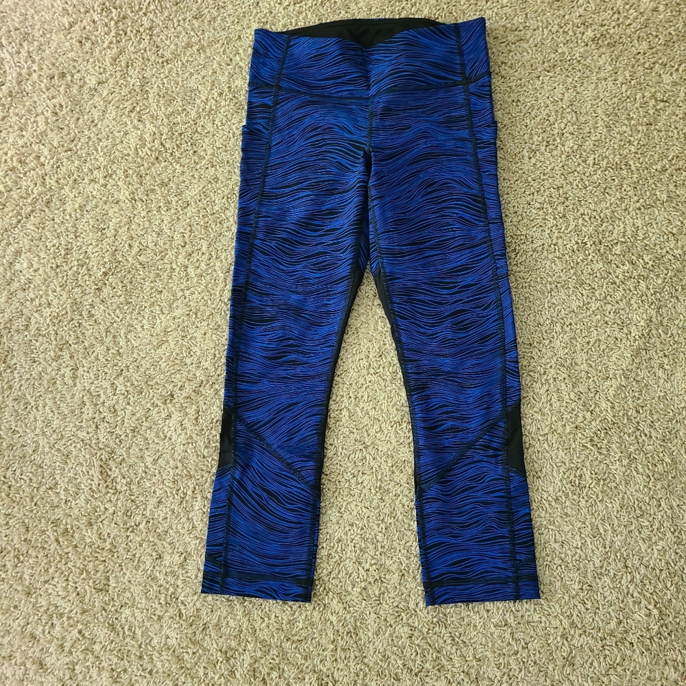 Lululemon crop leggings size 4